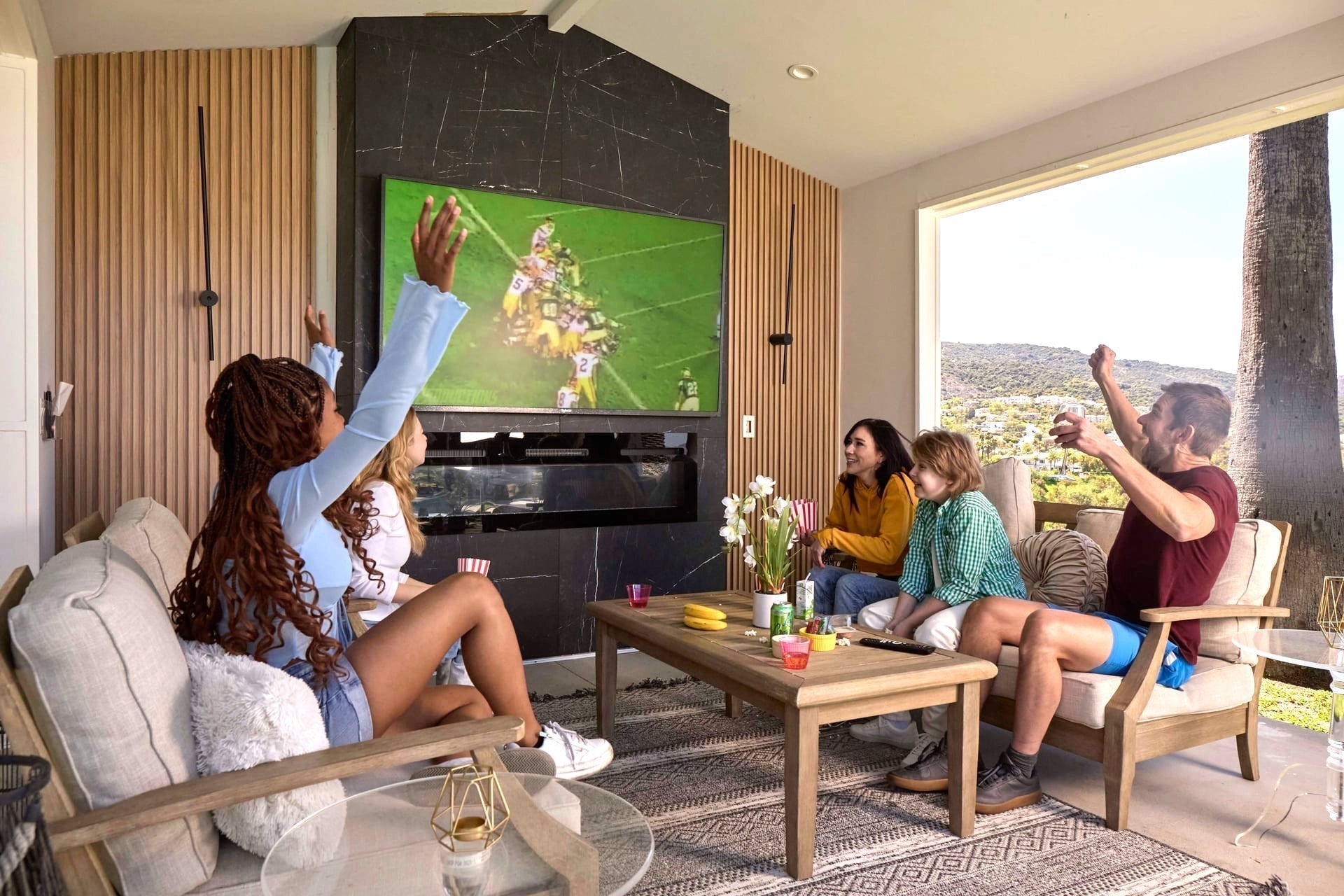 super-bowl-party-backyard-outdoor-tv-viewing