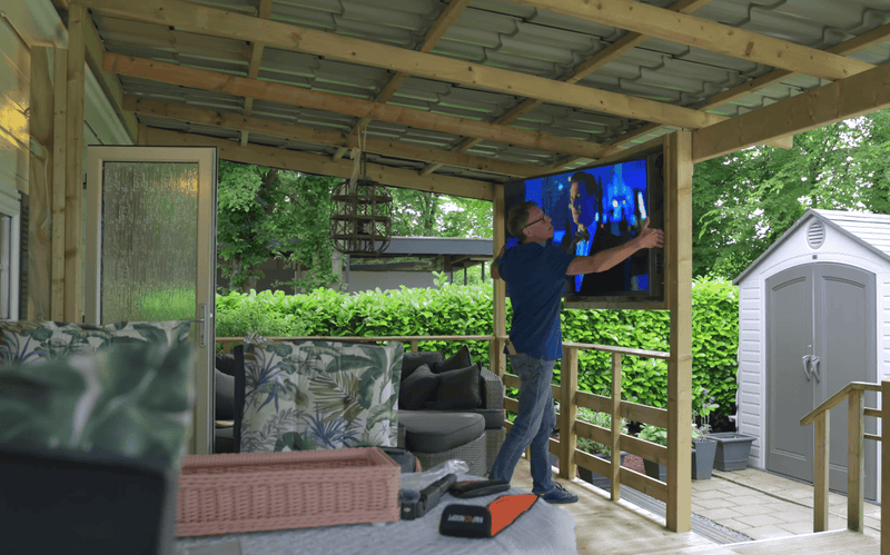 Outdoor TV Ideas That Look Good for Patio Entertainment